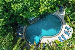 Meet Holiday Hotel