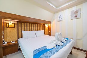 Meet Holiday Hotel