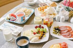 Meet Holiday Hotel