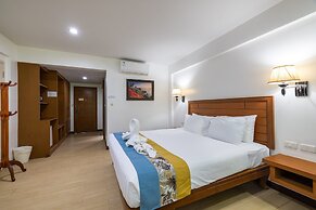 Meet Holiday Hotel