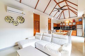 Meet Holiday Hotel
