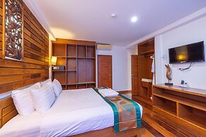 Meet Holiday Hotel