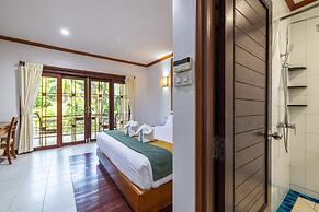 Meet Holiday Hotel