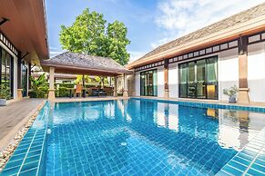 Meet Holiday Hotel