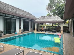 Meet Holiday Hotel