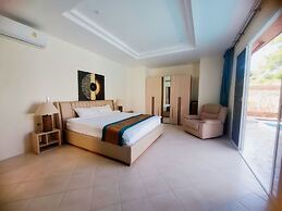 Meet Holiday Hotel