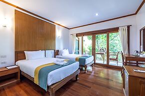 Meet Holiday Hotel
