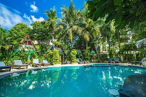Meet Holiday Hotel