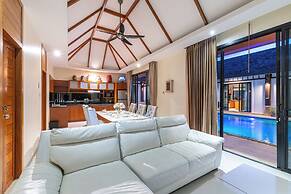 Meet Holiday Hotel