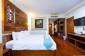 Meet Holiday Hotel