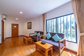Meet Holiday Hotel