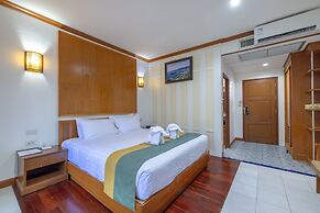 Meet Holiday Hotel