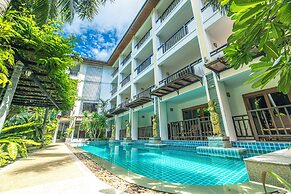 Meet Holiday Hotel