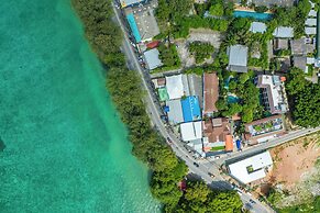 Meet Holiday Hotel