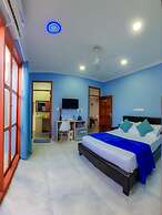 Hide Inn Blue
