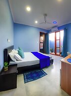 Hide Inn Blue
