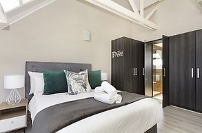 Dolphin Beach H301