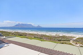 Dolphin Beach H301