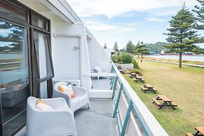 Whispering Sands Motel