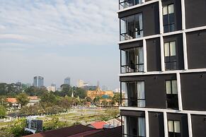 GLOW PARK HOTEL Grand Royal Palace