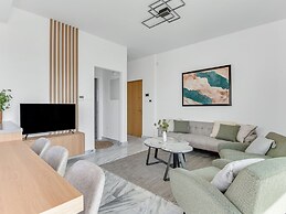 Sanders Olive - Chic 1-bdr Apt With Shared Pool