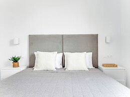 Sanders Olive - Chic 1-bdr Apt With Shared Pool