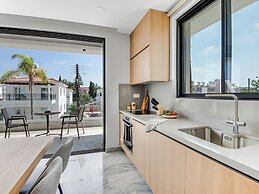 Sanders Olive - Cozy 2-bdr Apt With Shared Pool
