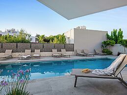 Sanders Olive - Cozy 2-bdr Apt With Shared Pool