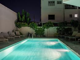 Sanders Olive - Chic 3-bdr Apt With Shared Pool