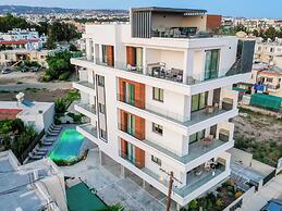 Sanders Olive - Chic 2-bdr Apt With Shared Pool