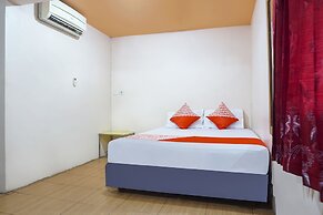 OYO 90923 Makassar Cottage
