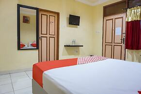 OYO 90923 Makassar Cottage