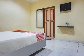 OYO 90923 Makassar Cottage