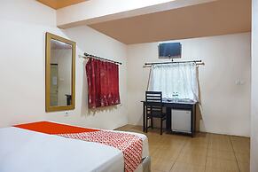 OYO 90923 Makassar Cottage