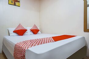 OYO 90923 Makassar Cottage
