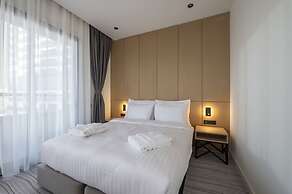 The Grandeur Hotel