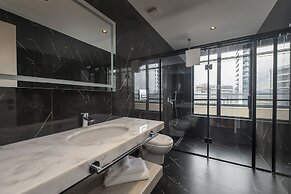 The Grandeur Hotel