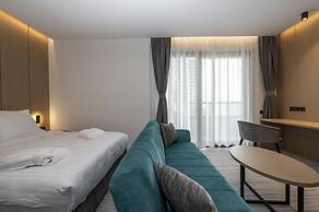 The Grandeur Hotel