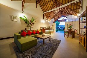 Infinity Jungle View Aashaya Villa Ubud