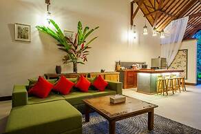 Infinity Jungle View Aashaya Villa Ubud