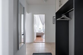 Historical 3BR Downtown Apartment with Sauna