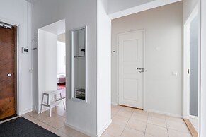 Historical 3BR Downtown Apartment with Sauna