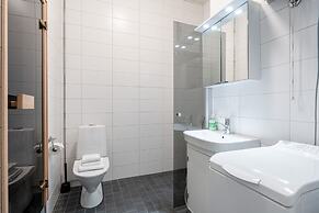 Historical 3BR Downtown Apartment with Sauna