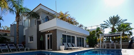 YalaRent Villa Belissimo with  Pool
