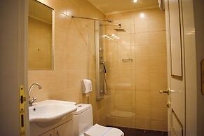 Queen's Astoria Design Hotel