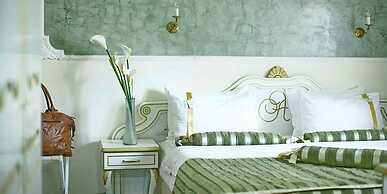 Queen's Astoria Design Hotel