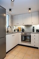 Kournas-sleeps8-parking-garden-pool-petfriendly