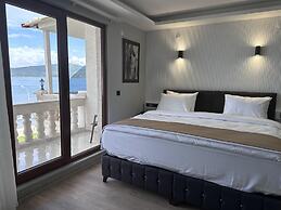 Beyaz Köşk Hotel & Cafe