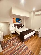 Hodegon Suite Hotel