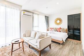 The Deck Patong